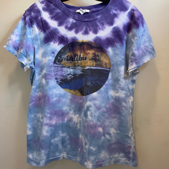 Forever 21 Tops - T-Shirt